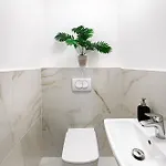아파트 Karolina Lakefront With Private Garden &