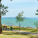 Karolina Lakefront With Private Garden & 시오포크