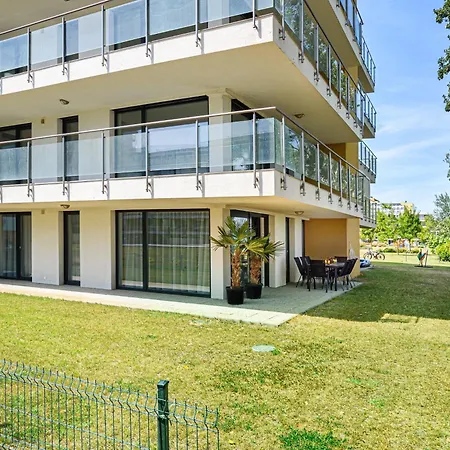 아파트 Karolina Lakefront With Private Garden &