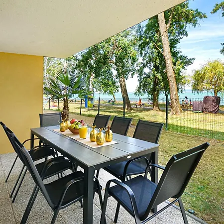 Karolina Lakefront With Private Garden & Apartament Siófok