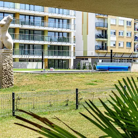 Karolina Lakefront Residence With Private Garden & Spa