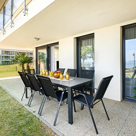 Karolina Lakefront Residence With Private Garden & Spa