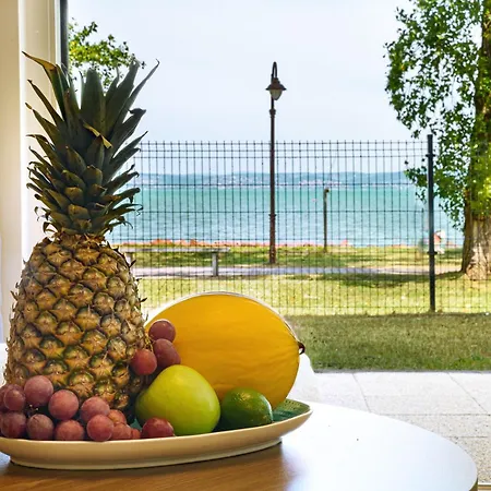 Apartment Karolina Lakefront With Private Garden