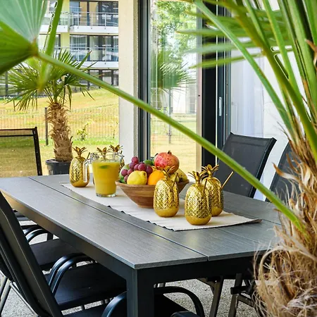 Apartment Karolina Lakefront With Private Garden *