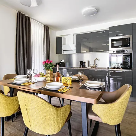 Karolina Lakefront With Private Garden Apartment Siófok
