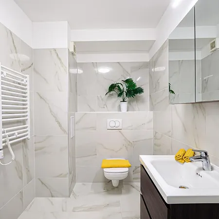 Karolina Lakefront Residence With Private Garden & Spa