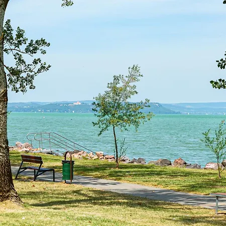 Karolina Lakefront With Private Garden & Siófok