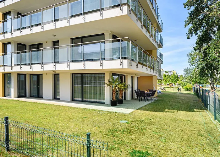 아파트 Karolina Lakefront With Private Garden &