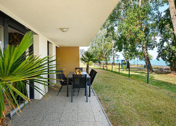 Karolina Lakefront With Private Garden & * Siofok