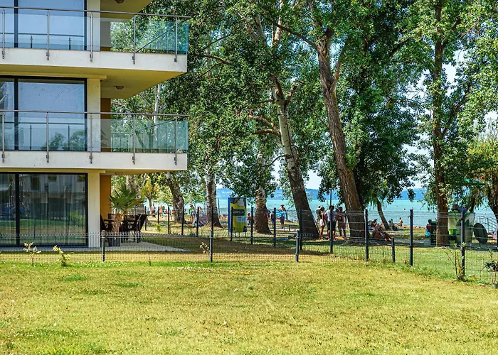 Karolina Lakefront With Private Garden & 아파트 시오포크