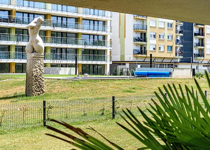 Karolina Lakefront With Private Garden &