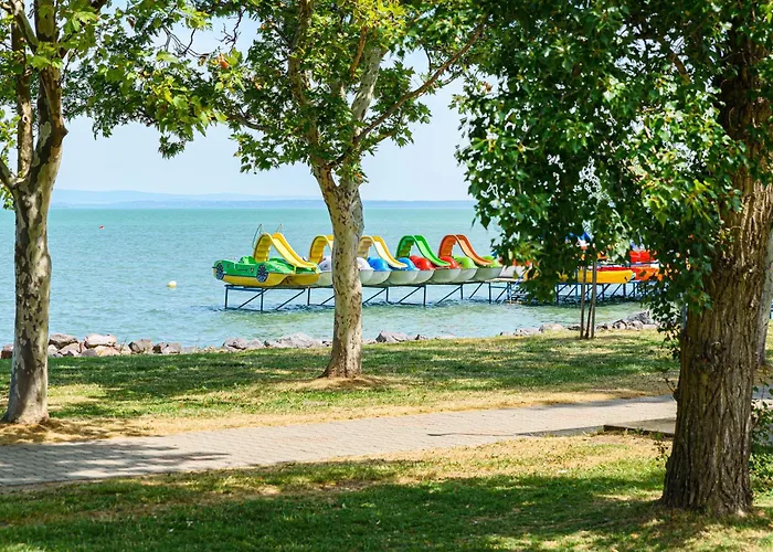 דירה Karolina Lakefront Residence With Private Garden & Spa *