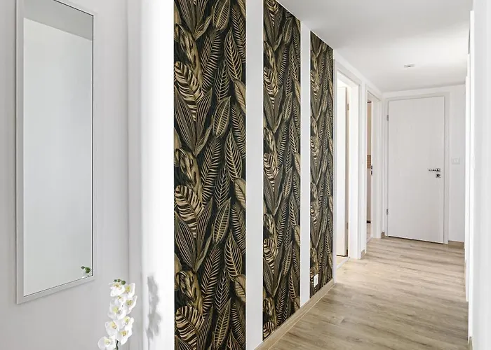 Karolina Lakefront Residence With Private Garden & Spa Apartamento *