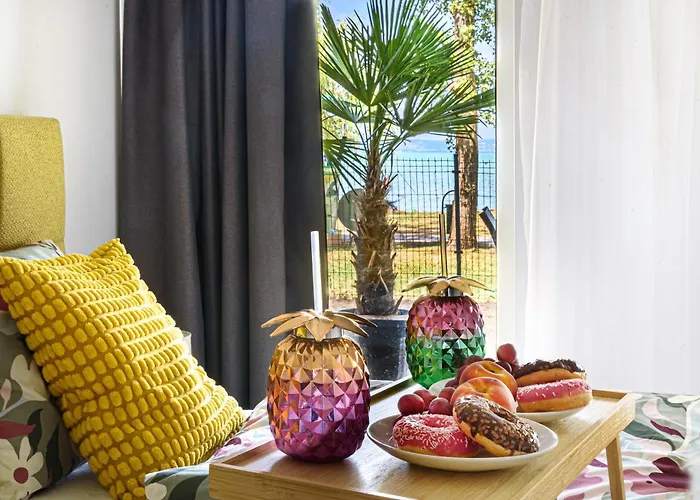 Karolina Lakefront Residence With Private Garden & Spa