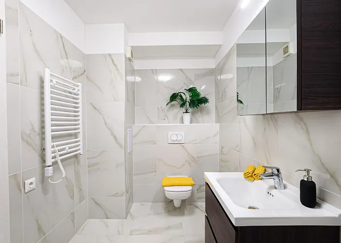 Karolina Lakefront Residence With Private Garden & Spa