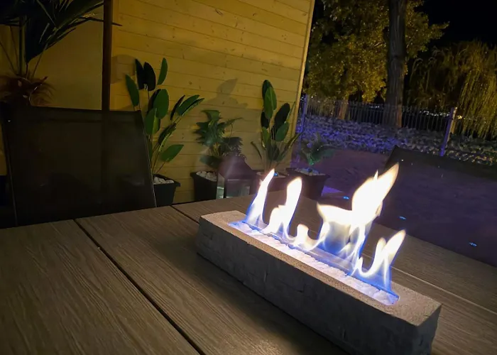 דירה Karolina Lakefront Residence With Private Garden & Spa *