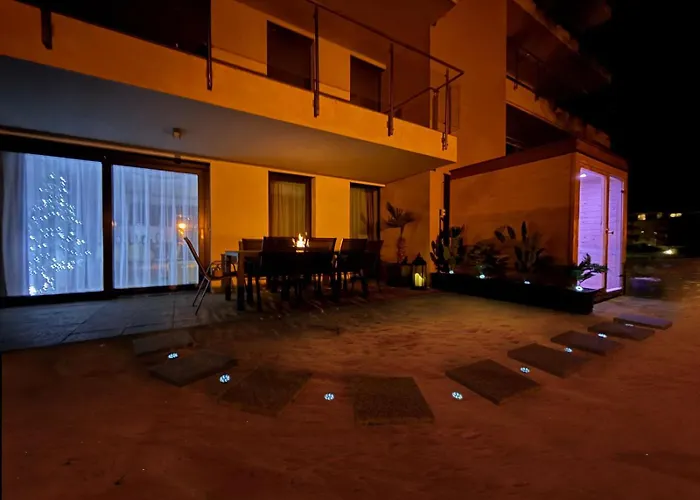 Apartamento Karolina Lakefront Residence With Private Garden & Spa